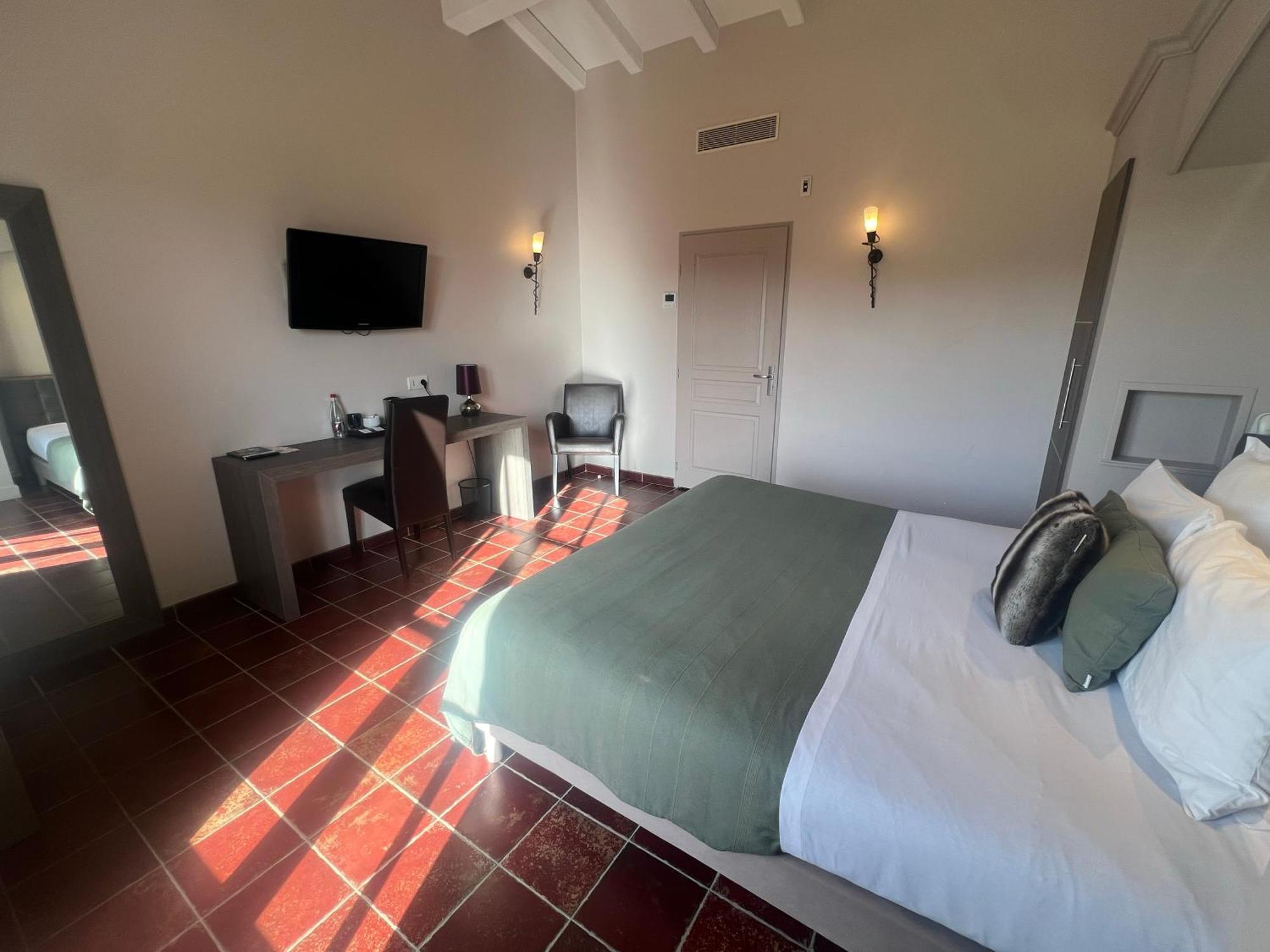 Logis Hotel Restaurant La Bergerie Aragon Zewnętrze zdjęcie